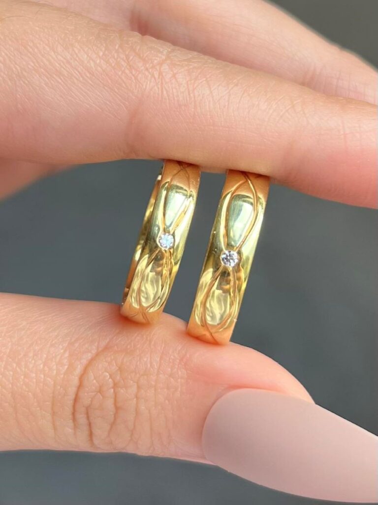 Infinity Symbol Rings